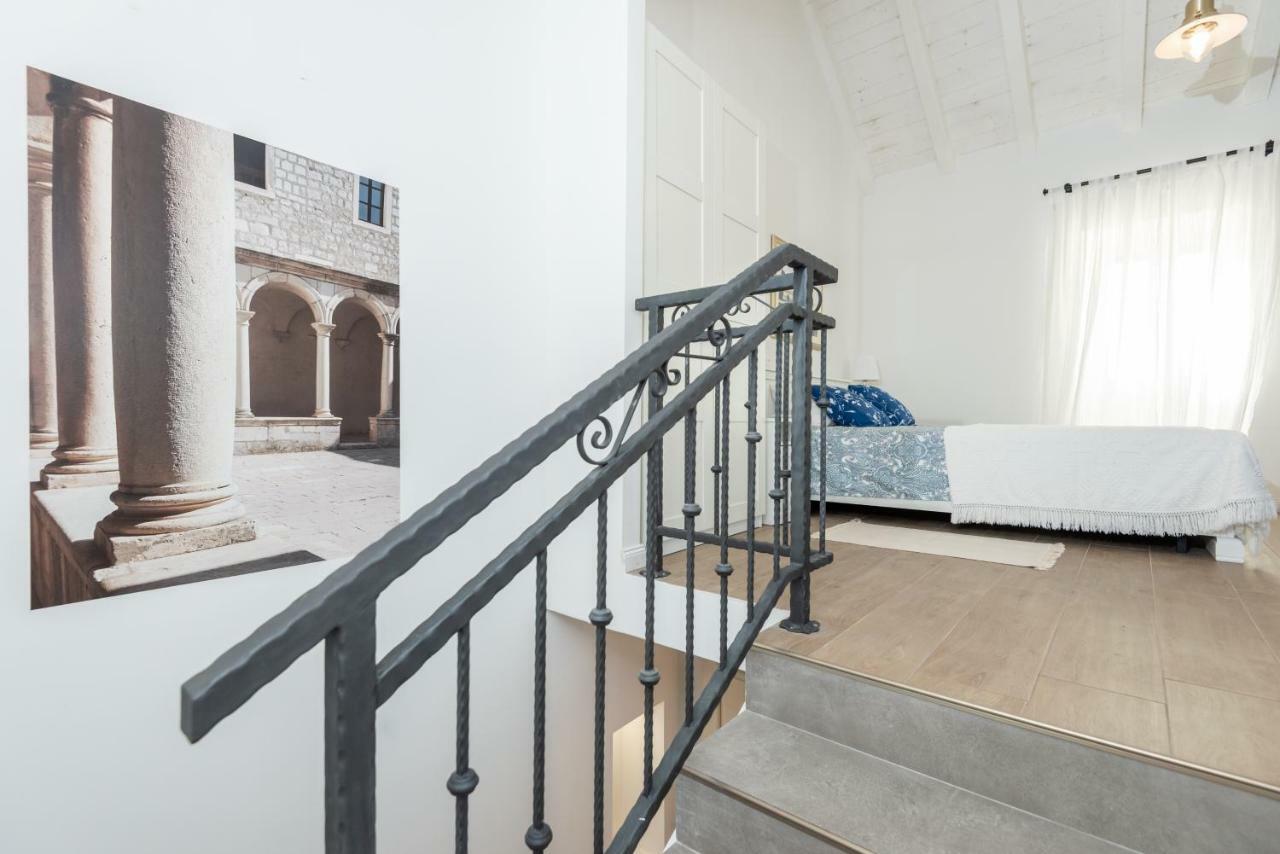 Villa Santa Eufemia Sutomiscica Екстериор снимка
