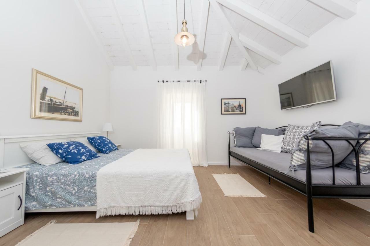 Villa Santa Eufemia Sutomiscica Екстериор снимка