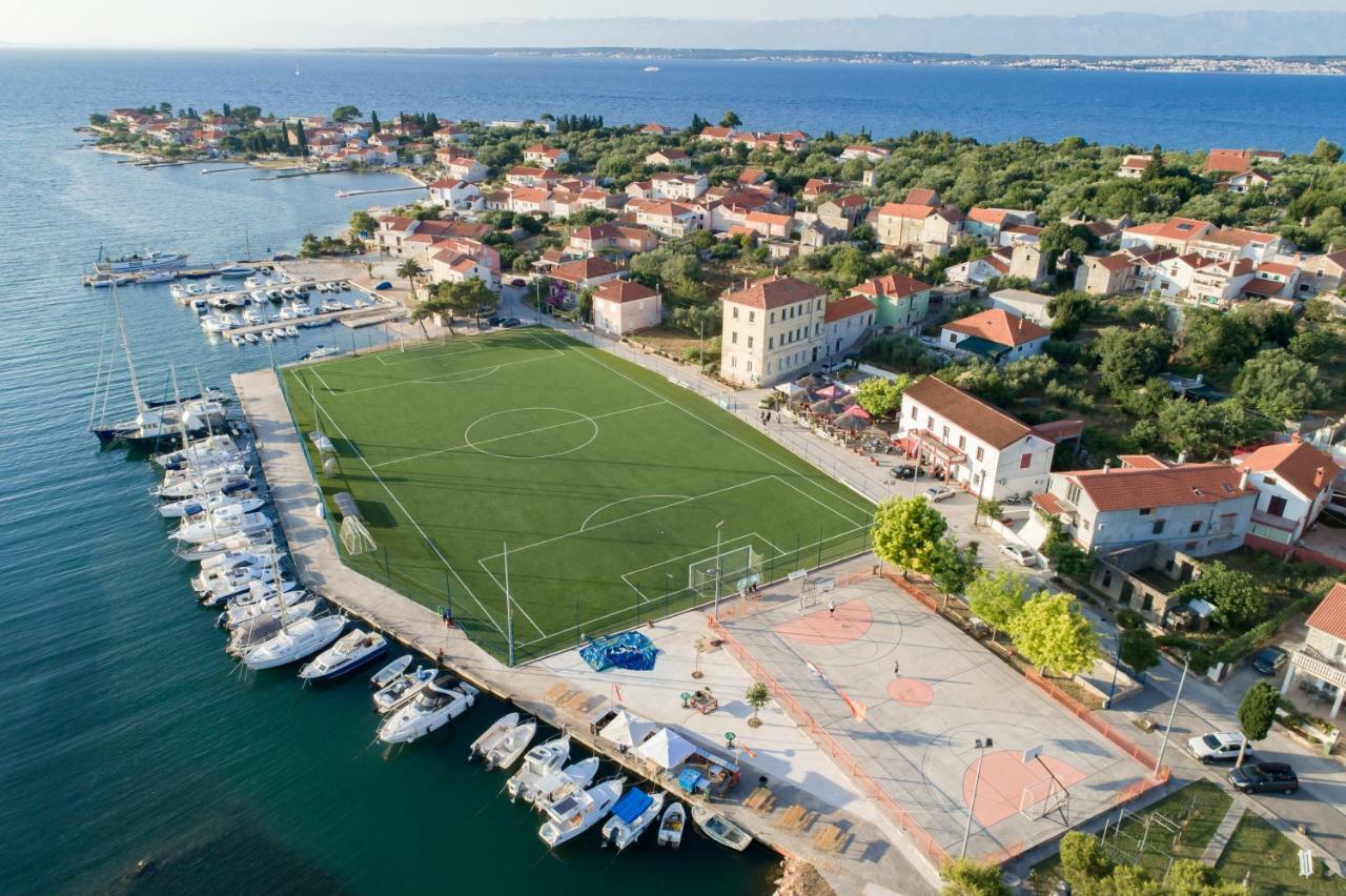 Villa Santa Eufemia Sutomiscica Екстериор снимка